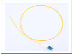 Sono disponibili trecce in fibra ottica Single Mode Simplex SC APC con diversi tipi di connettori